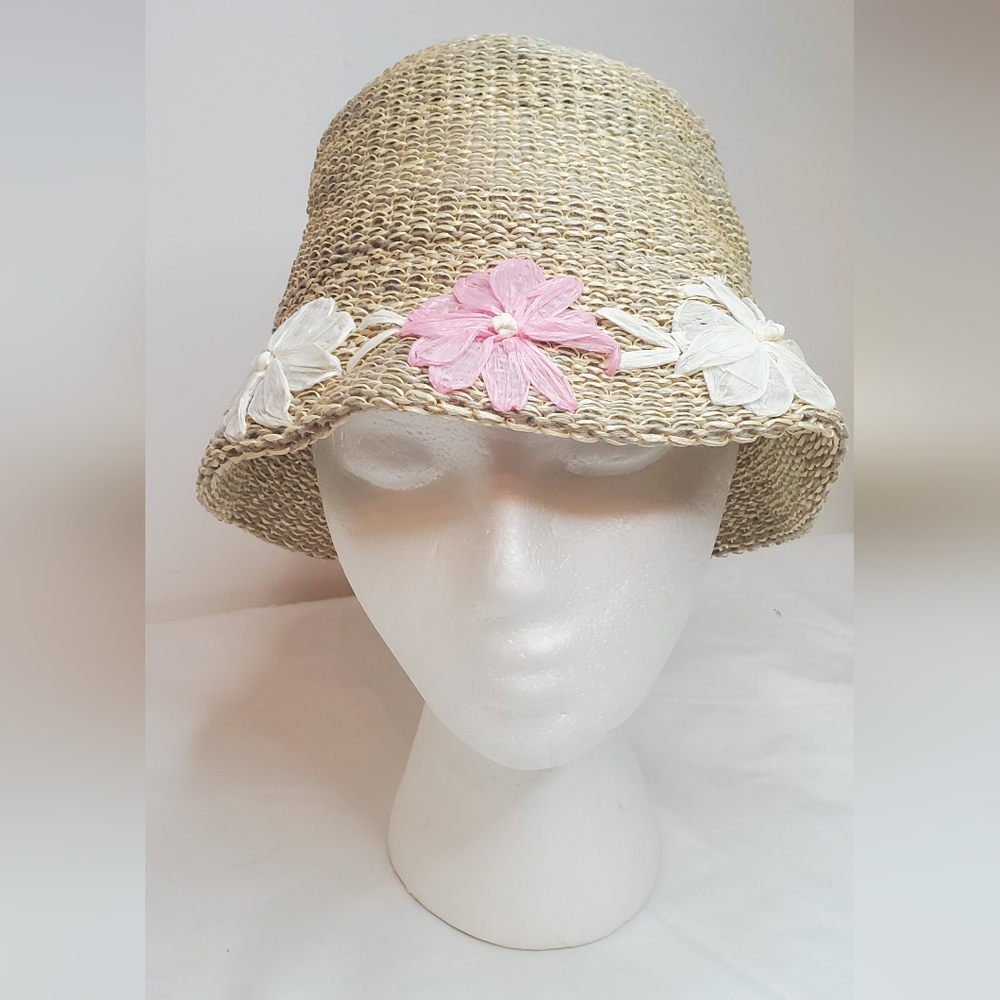 LORD&TAYLOR exclusively for you- embroidered floral at front- bucket hat-